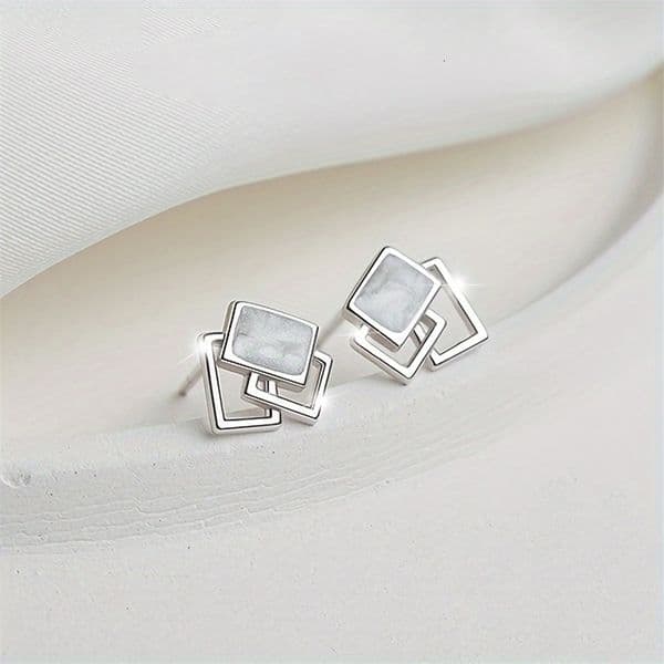Huitan Gentle White Enamel Stud Earrings for Women Fresh Stylish Wedding Party Jewelry Delicate Trendy Ear Accessories 260605