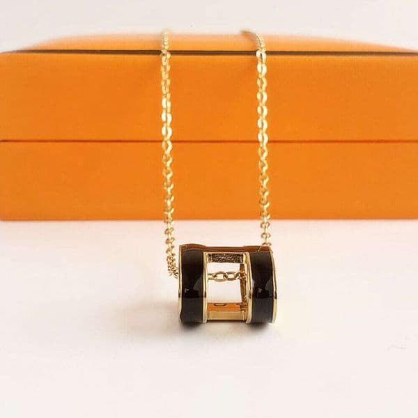 Designer H Letters Hollowed-Out Letters Pendant Chain Necklace Tennis Necklaces Women Gold Jewelry Titanium 18K Gold Plated Necklace Fashion H Brand Jewelrys F39
