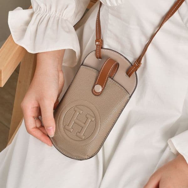New Holder for Women, Trendy Fashionable Compact Card Case, Portable Crossbody Design, Can Hold Cards and Stylish Change