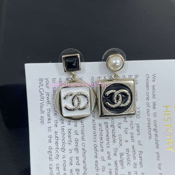 Channels Earring Channeled Jewelry Early Spring Design Double CC Letter Black White Enamel Square And Round Niche Earrings cc earrings