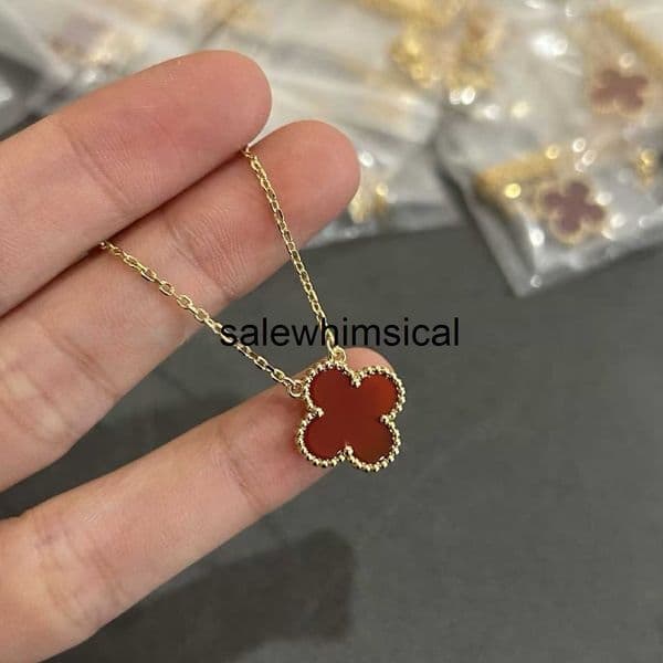Designer Necklace High-end V gold four-leaf clover red agate jewelry necklace 18K plated exquisite collarbone chain for women light luxury niche style 8PLJ