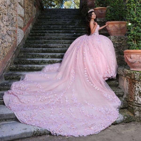 Light Pink shiny Ball Gown Quinceanera Dresses Applique Lace Beading Crystal Bow Tiered Tull Corset Off The Shoulder Sweet 16 Dress Vestidos 15 de anos