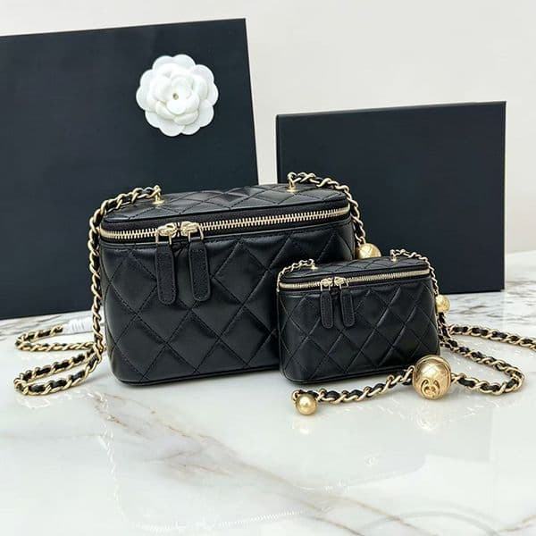 Designer bag luxury bag makeup bag crossbody bag classic luxury handbag caviar pattern women's single shoulder diamond pattern metal chain letter size makeup bag