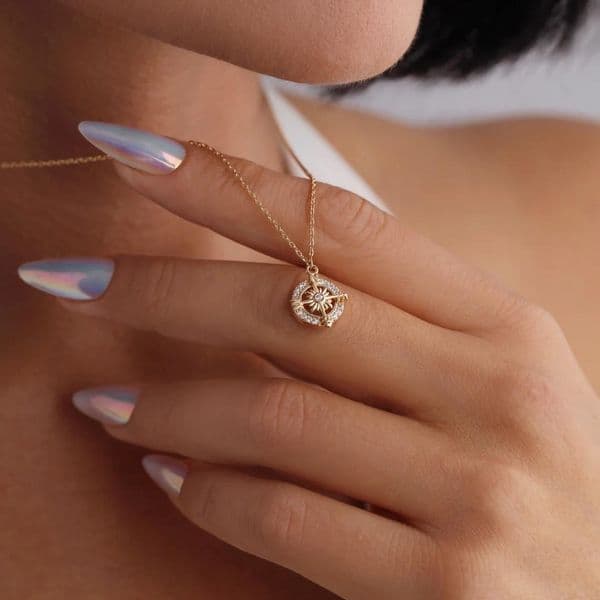 Bestseller Style Hot Sale Best Friend Necklace Fashion Trendy Retro Vintage Compass Pendant Sweater Chain
