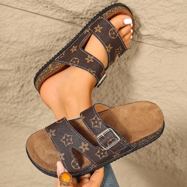 Free Shipping Summer New Design Arrival Women Beach Slippers 2026s Fashion Versatile Premium Print Outdoor Cool Slippers Large Size 36-43 Hot Sale
