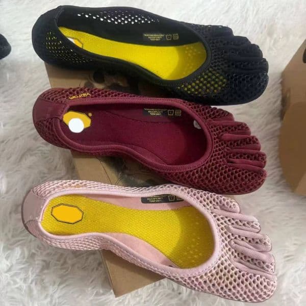 Designer vibrams five finger shoes Retro Running Shoe Womens Split Toe Yoga Pilates Dance Sneakers Black White Pink Beige Mesh Casual Fitness Shoe Size 36-42