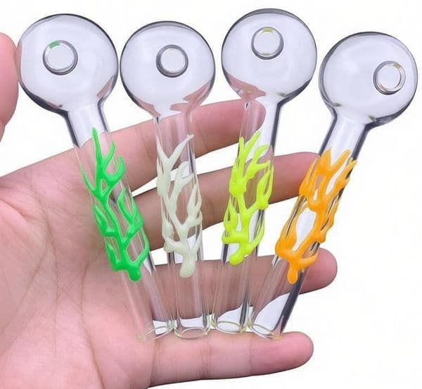 Wholesale 4inch Colorful Luminous Glass Oil Burner hand Pipes Glow In The Dark Octopus Spider Thick Heady Gifts Pyrex Smoke Nail Burning Accessories for smoking