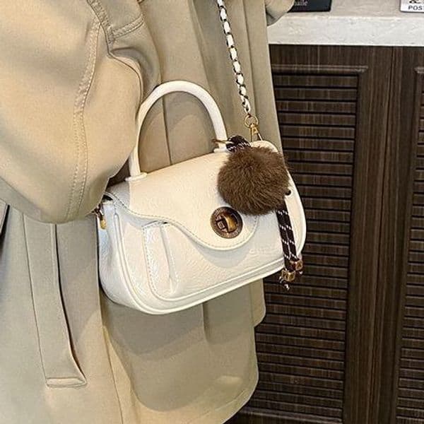26ss Bestseller This year's trendy and super popular small bags stylish hand-held square bags niche chain crossbody bags