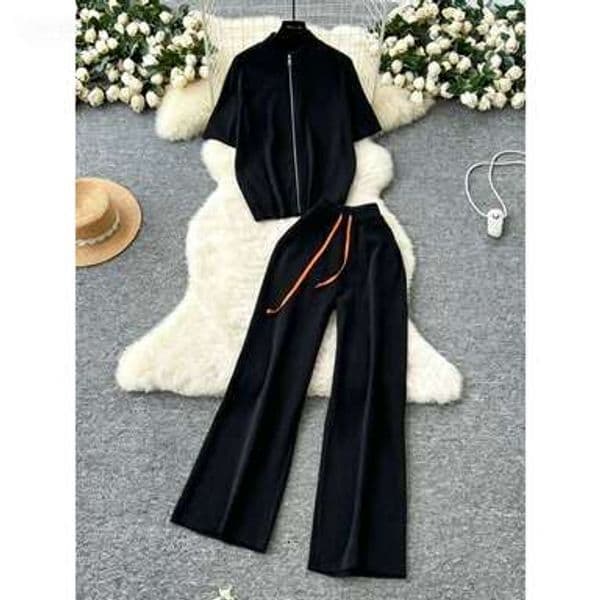 Elegant Ladies' Ready-to-wear Collection Featuring Cozy Sweatshirt Blouse Paired With Comfortable Palazzo Bottoms