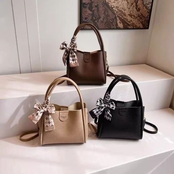 2026 New Women's Light Luxury Premium Textured Bucket Bag, Unique Crossbody Purse, Ultra-Soft Versatile Fashion Top Handle Handbag