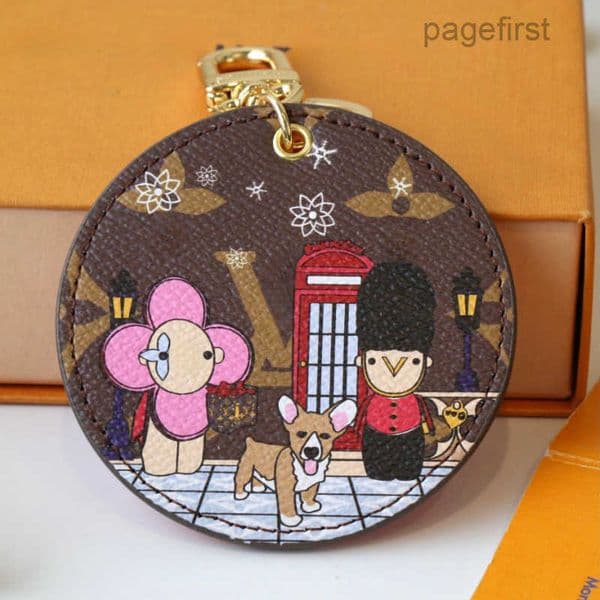 Fashion Key Chain Designer Flower Mirror Keychain Copper Heart Pattern Car Keychains Bag Charm Hanging Accessories