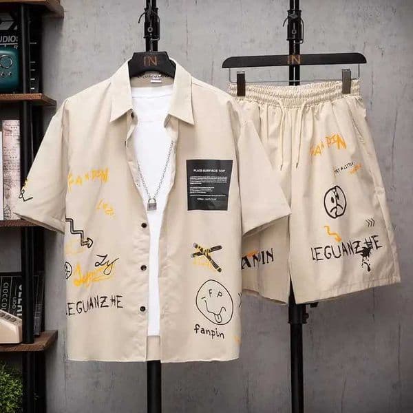 Mens Fun Graphic T-shirt Shorts Set Smile Graffiti Top Casual Shorts 2-piece Set Harajuku Fashion Street Clothing W240902