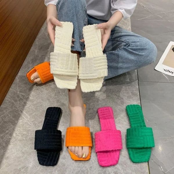Fur Slippers Women Indoor Furry Soft Fluffy Plush Platform Flat Cotton Slippers Luxury Designer Slides House Shoes Large Size