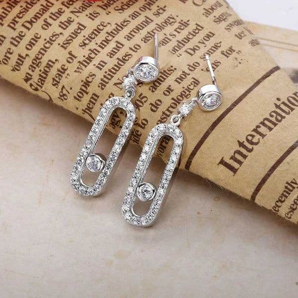 Huitan fashionable and elegant pendant earrings womens engagement jewelry with shiny zirconia fashionable womens wedding accessories gifts W240904