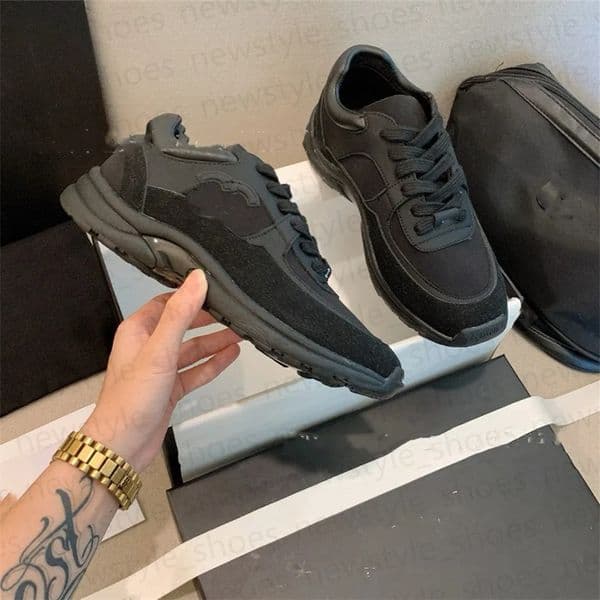 2025 High quality designer Luxury Womens shoes Casual Outdoor Sneakers Vintage Suede Leather Womens and Men Trainers Fashion derma Casual Shoes f2