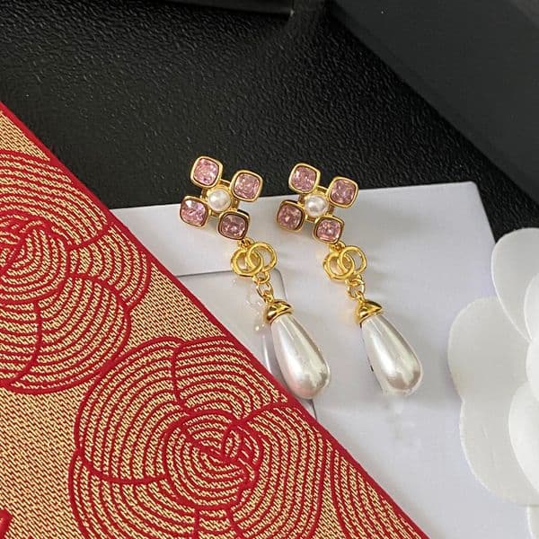 High Quality Long Style Designer Ear Stud Earrings Pearl Real Gold Brass Copper Stamp Letter Earring Fashion Womens Elegance Wedding Party Jewelry Accessories