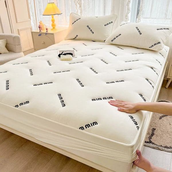 Sheet 1 piece of bedding cover with white letters embroidered bed cover single/large/large mattress protector thick bed cover 240918
