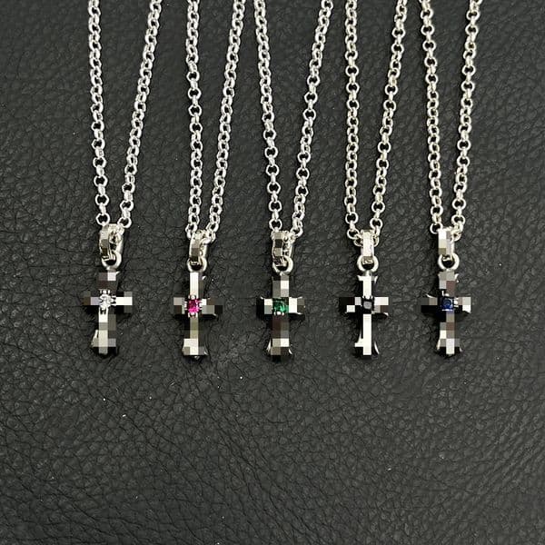 Designer Pendant Necklaces Vintage with Diamond Cross Necklace Men and Women Colorful Diamond Pendant Classic Sweater Chain