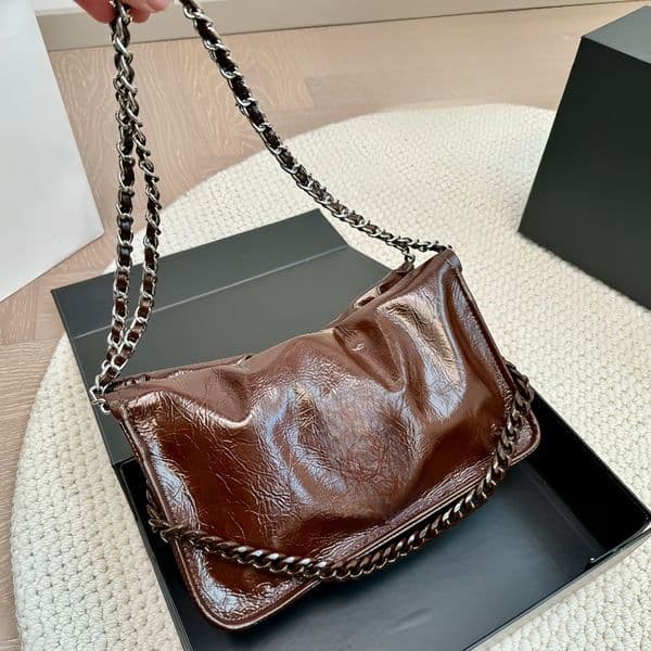 Women's bag classic shoulder bag designer clasp crossbody bag metal logo vintage tote high-quality leather bag party luxury bag fashion flip bag family travel bag