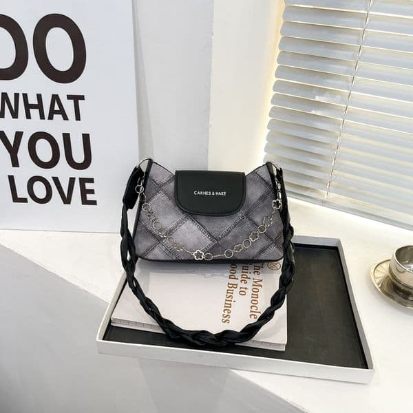 2025 Designer new 3 stylish 2024 minimalist shoulder for women Casual and trendy underarm small square bag