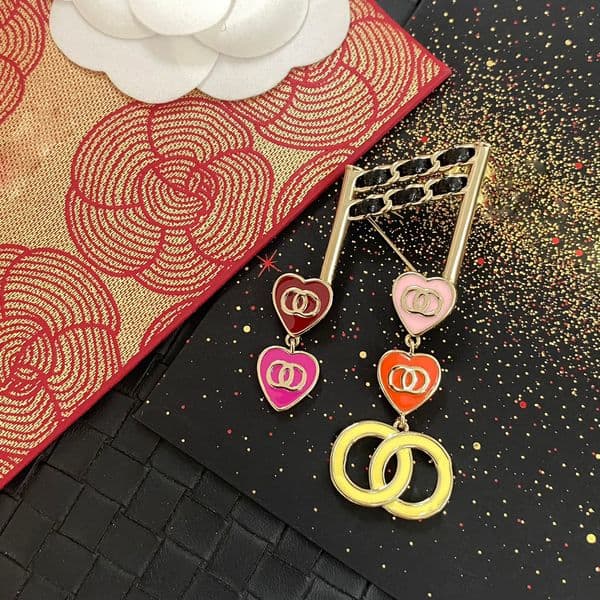 Women Designer Letter Pearl Brooches Copper Gold Plated Crystal Rhie Jewelry Brooch Charm Pin Men Womens Wedding Party Clothing Accessories