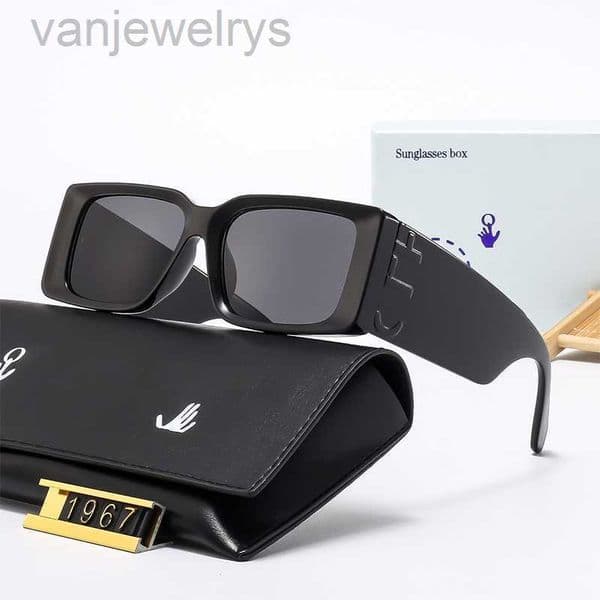 Designer Designer sunglasses for women Fashion Polarized Sunglass popular men luxury Metal Retro letter Design square UV resistant sun glass Casual Versatile eyeg