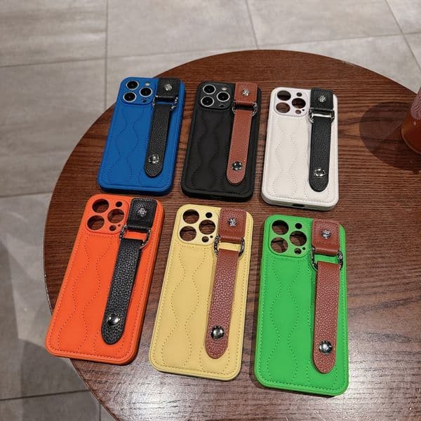 Luxury Phone Case Designer Wristband iphone Cases for apple iPhone 15 14 Pro Max Case 13 12 11 13ProMax Cell Phone Cases Fashion Kickstand TPU Mobile Cover 2024