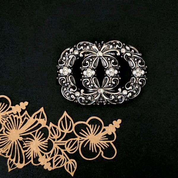 Luxury Designer 18K Gold Plated Brooches for Mens Womens Fashion Letter Sweater Suit Collar Pin Brooche Clothing Jewelry Accessories