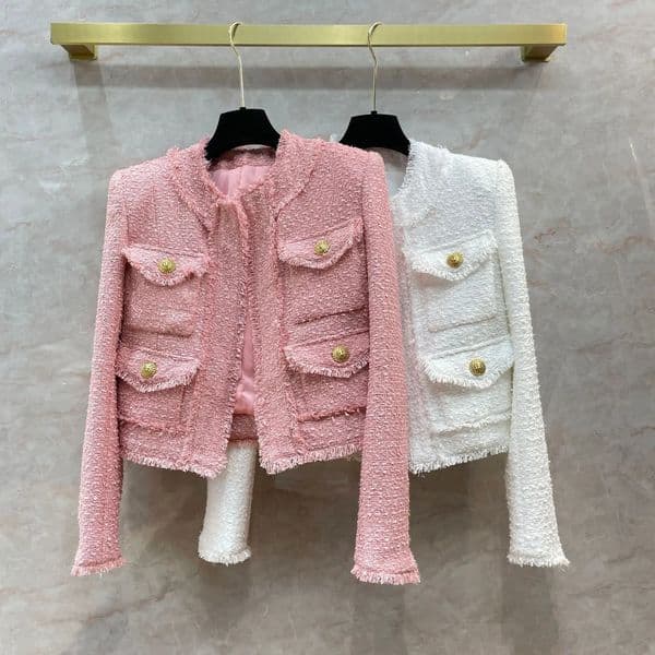 Coarse Tweed Short Jacket Womens Fashion Field Fur Edge Gold Buckle 4 Pockets Round Neck Plucked Woolen Top 240115