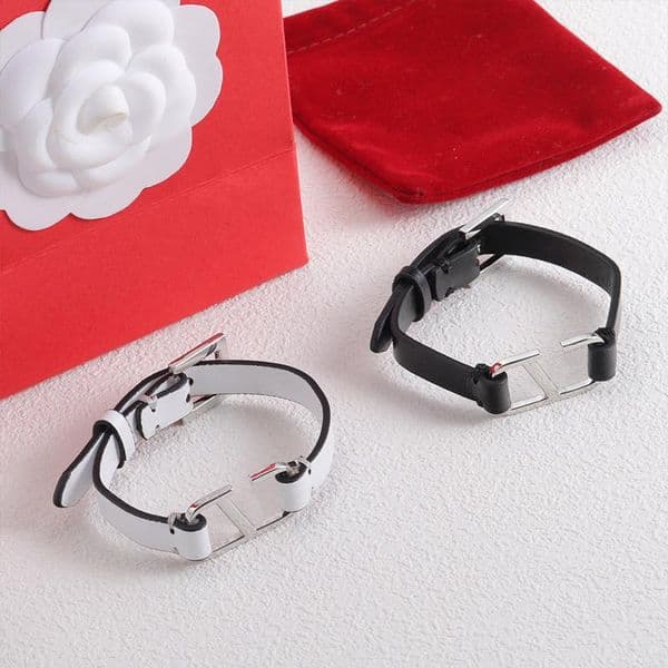 Genuine Leather Bracelet Designer Bracelets for Woman Man Luxury Brand Bangles Vintage Design Jewelry Elegant Bangle Adjustable Length