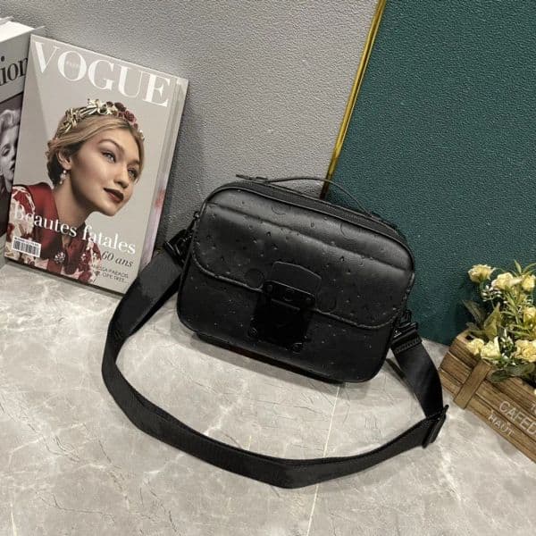 Compare with Similar Items Luxurys Designers Shoulder Bags L S-shaped LOCK HANDBAG 45806 Fashion Bag 58489 45863 Wallet Removable Wristband