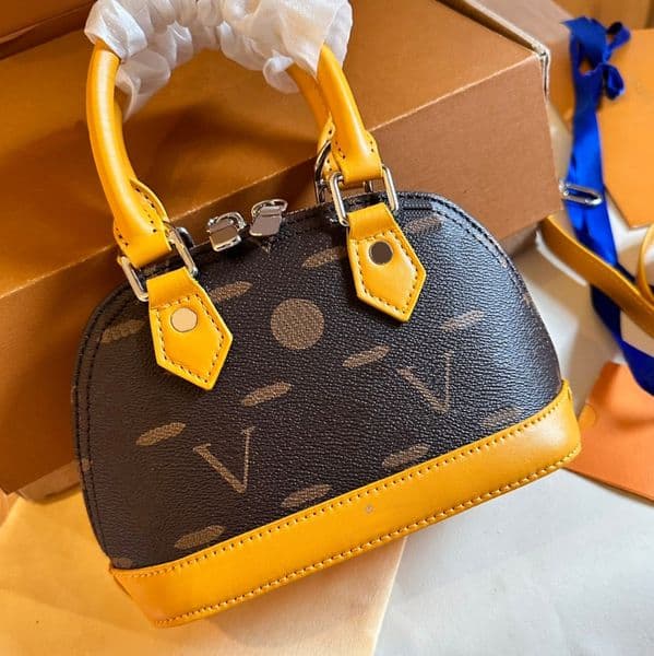 Womens underarm bags totes Luxury designer shoulder bag Classic letter print handbag Fashion girl cross body wallet