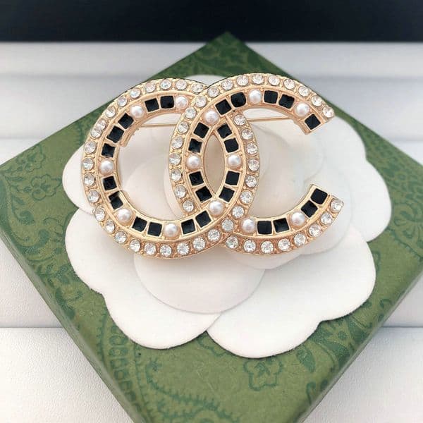 Luxury Brooches Letter Rhinestone Brooch Pins For Men Women Wedding Desinger Jewelry Accesorios Gifts