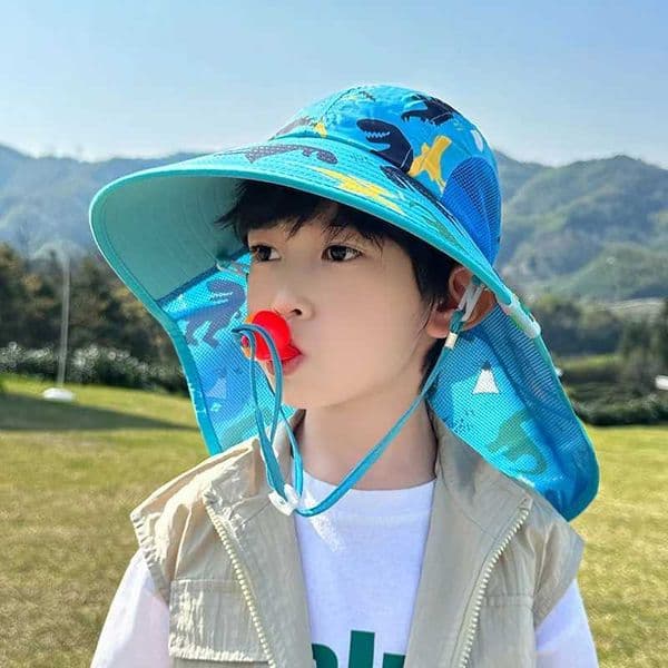 Childrens bucket hat with whistle outdoor cute UV protection beach hat boys and girls summer hat breathable UV protectionW240730