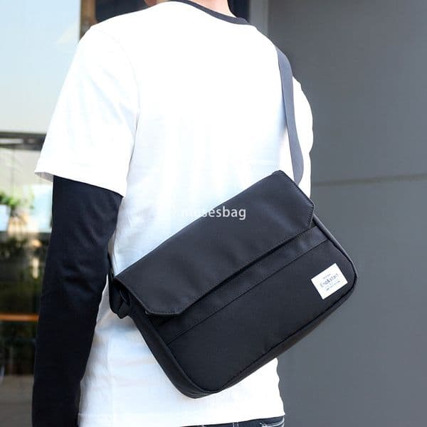 Manufacturer's new crossbody backpack casual fashion sports shoulder student Korean version men's messe 7dc4