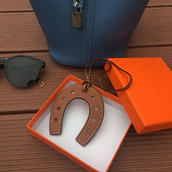Horseshoe Designer Womens Casual Bag Pendant Mens Car Keychains Decoration U shaped Key Chains Ornament Trendy Charm Widget Accessories