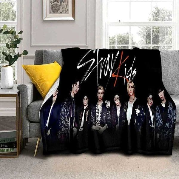Korea Kpop Stray Kids 3D Singer Soft Flannel Blanket for Beds Bedroom Sofa PicnicThrow Blanket for Cover Outdoors Leisure GiftXJ240813
