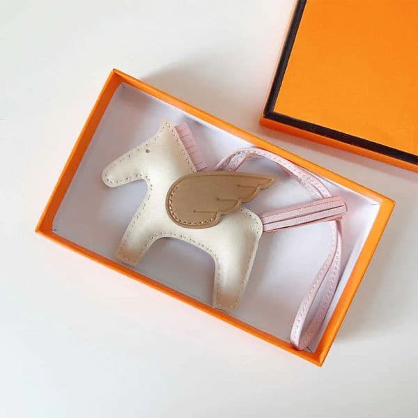 Fashion Keychains Cartoon Angel Pony Bag Lanyards Popula Leather Pendant Wing Flying Ornament