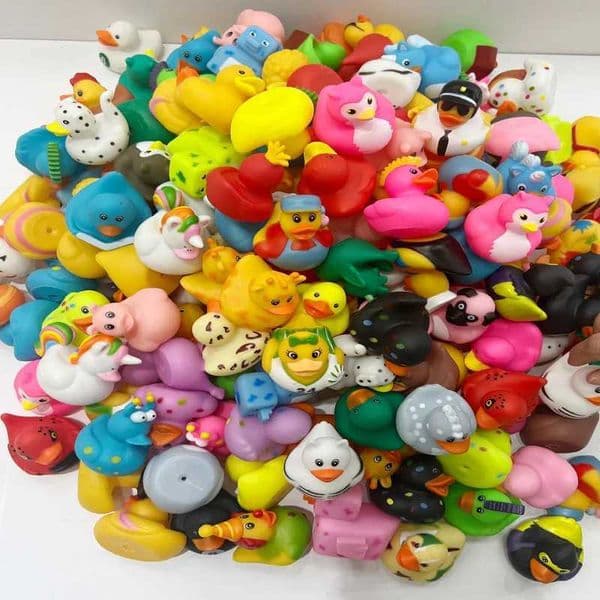 Magnet Toy 20/40 Rubber Jeeps Car Bath Toy Assortment Bulk Floater Duck For Kids Baby Showers Accessories toy for 3 year old Party Favors Y240813 Magnetic