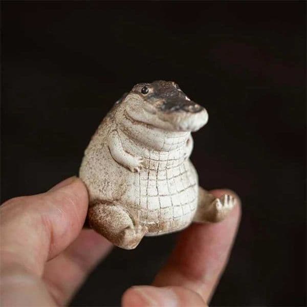Workmanship Exquisite Tea Pet Delicate Decorative Purple Clay Handmade Crocodile Tea Figurine Household SupplyXJ240814