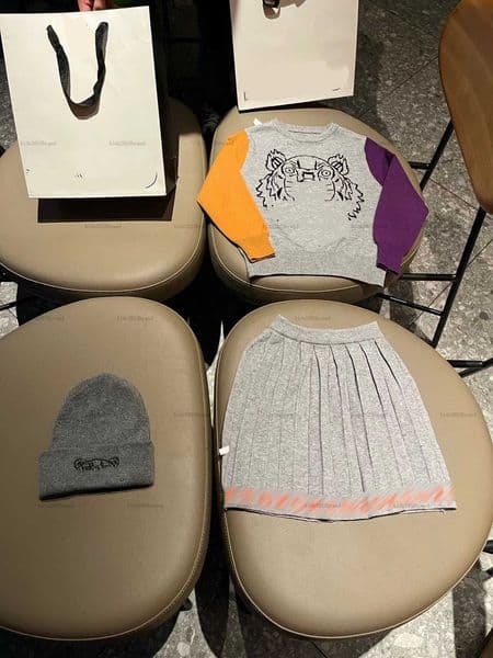 New tracksuits Knitted Girls Dress suits Size 100-160 CM kids designer clothes Long sleeved sweater Pleated skirt Embroidered logo hat