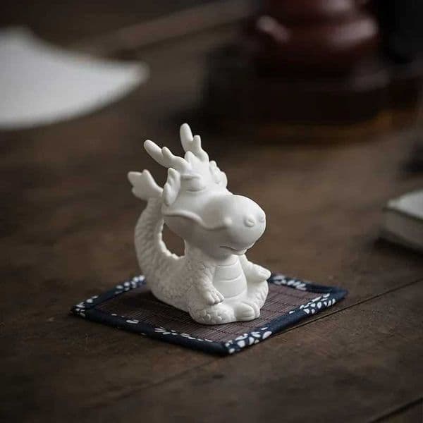 2023 New Cute Cartoon Dragon Ornaments Tea Pet Dragon Auspicious Cute Pets Home Decoration Ceramic Crafts GiftsXJ240814
