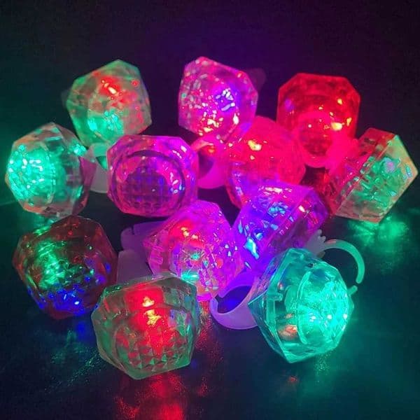 2026 New 96Pcs LED Glow Diamond Finger Ring Flash Light Rings Children Adult Bar Party Toy Gift Birthday Wedding Christmas Navidad Y240817 D