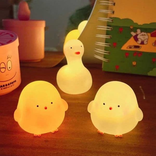 Cute silicone animal duck LED night light suitable for childrens bedroom decoration lights B2408119