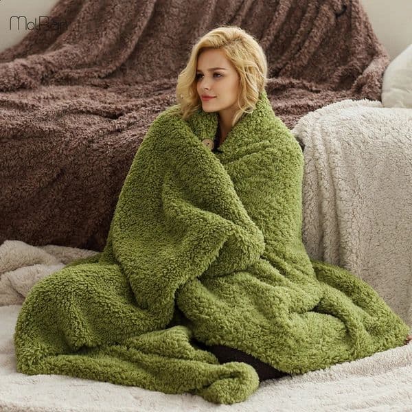 150x210cm Universal Lamb Velvet Blankets for Beds Long Plush Solid Throw Blanket Warm Tapestry Sleeping Home Use Blankets Adults 240821