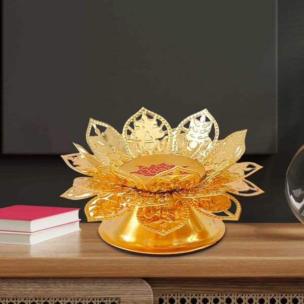 Candle Holder Decorative Golden Lotus Flower Candlestick for Living Room Y240823