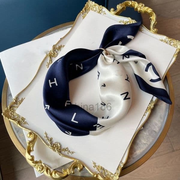 Scarves Designer Scarf Silk Scarf Head Scarf For Women Summer Luxury Scarf High End Classic Letter Pattern Designer Shawl Scarves Gift Easy to match Soft Touch 70*70cm