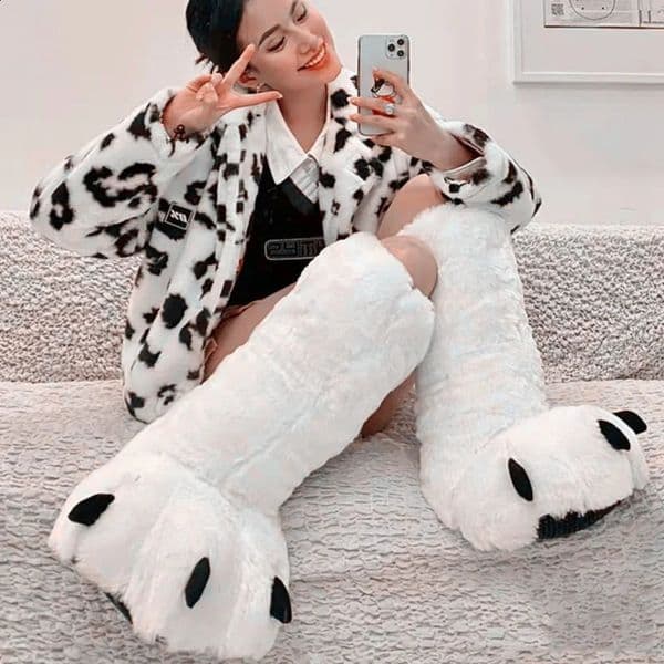 Creative Cute Bear Claw Winter Slippers s s Home Slippers Furry Warm Couple Indoor Shoes Women Cotton Boots Fur Slides 240819
