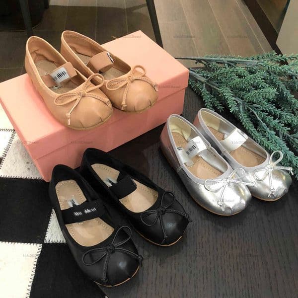 New kids shoes Bow ribbon girls Sneakers high quality Princess shoe Size 26-35 Including shoe box designer baby flat shoes