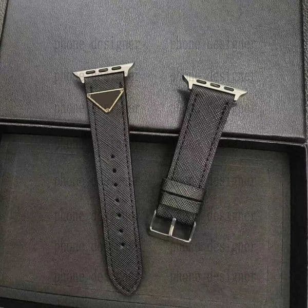 Top Designer Watchbands Strap For Apple Watch Band 42 38 40 41 44 45 49 mm iwatch 8 7 6 5 4 3 2 Bands Man And Woman Black Leather Letter Print